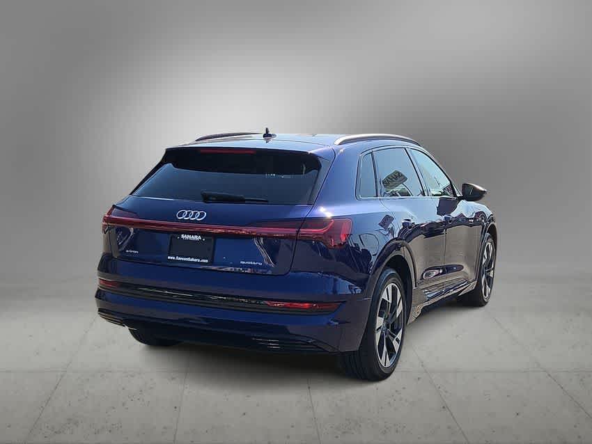 Thumbnail: 2021 Audi e-tron - 9
