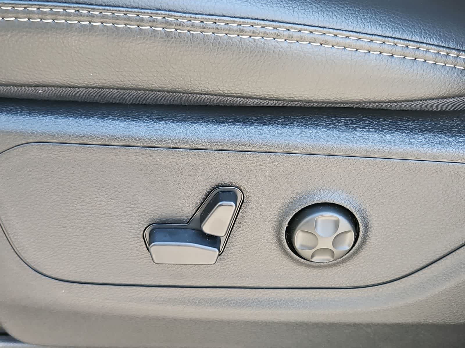 Thumbnail: 2026 RAM 1500 - 17