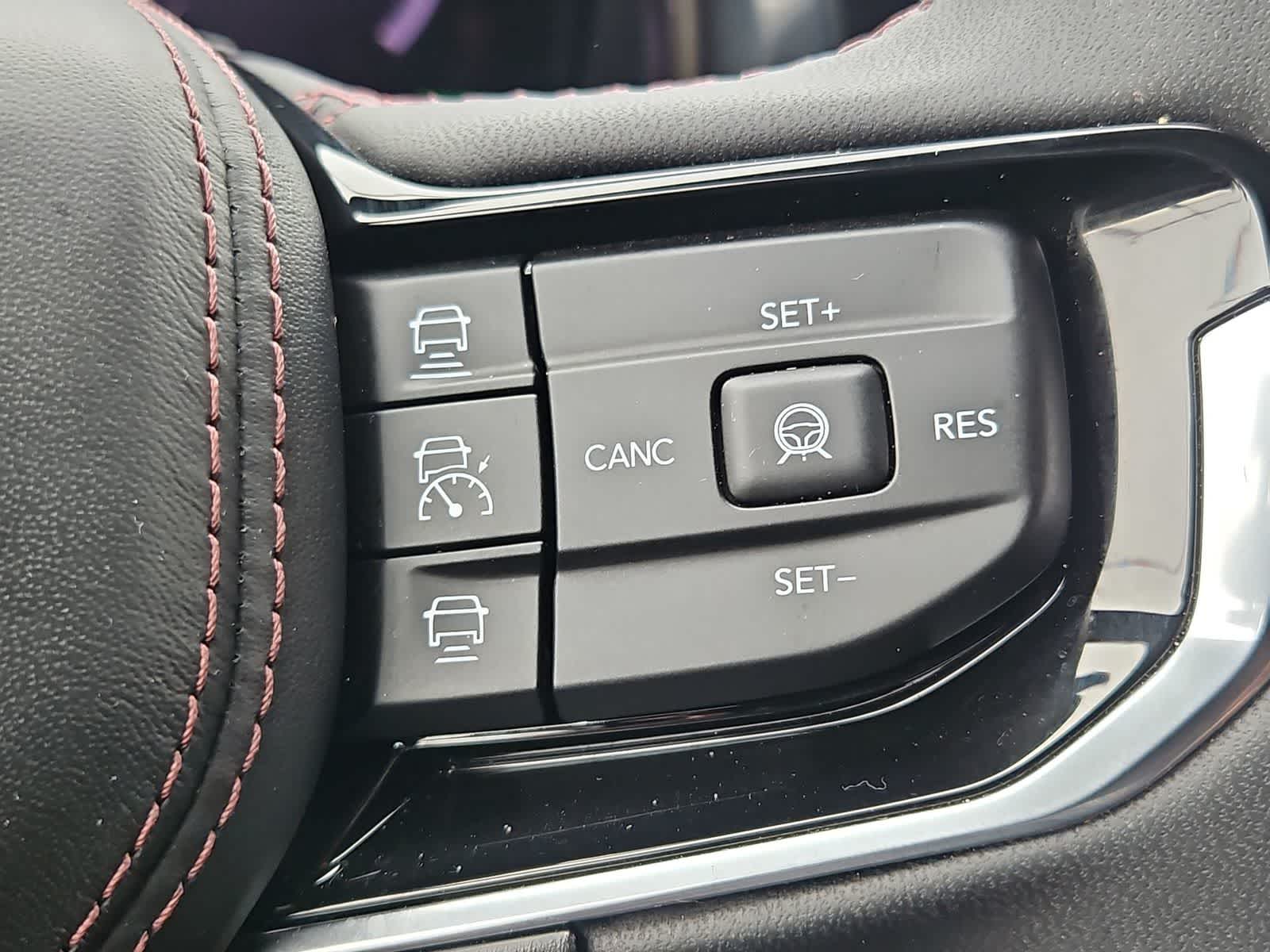 Thumbnail: 2024 Jeep Wagoneer S - 24