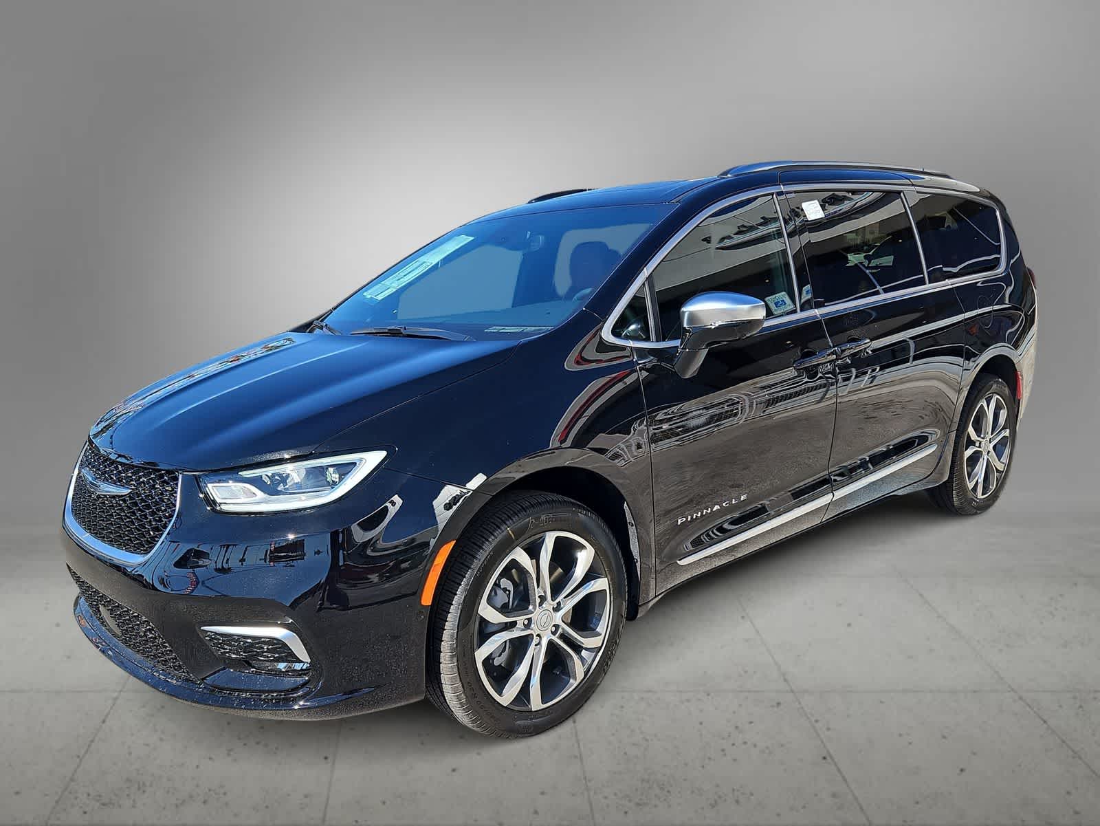 Thumbnail: 2026 Chrysler Pacifica - 4