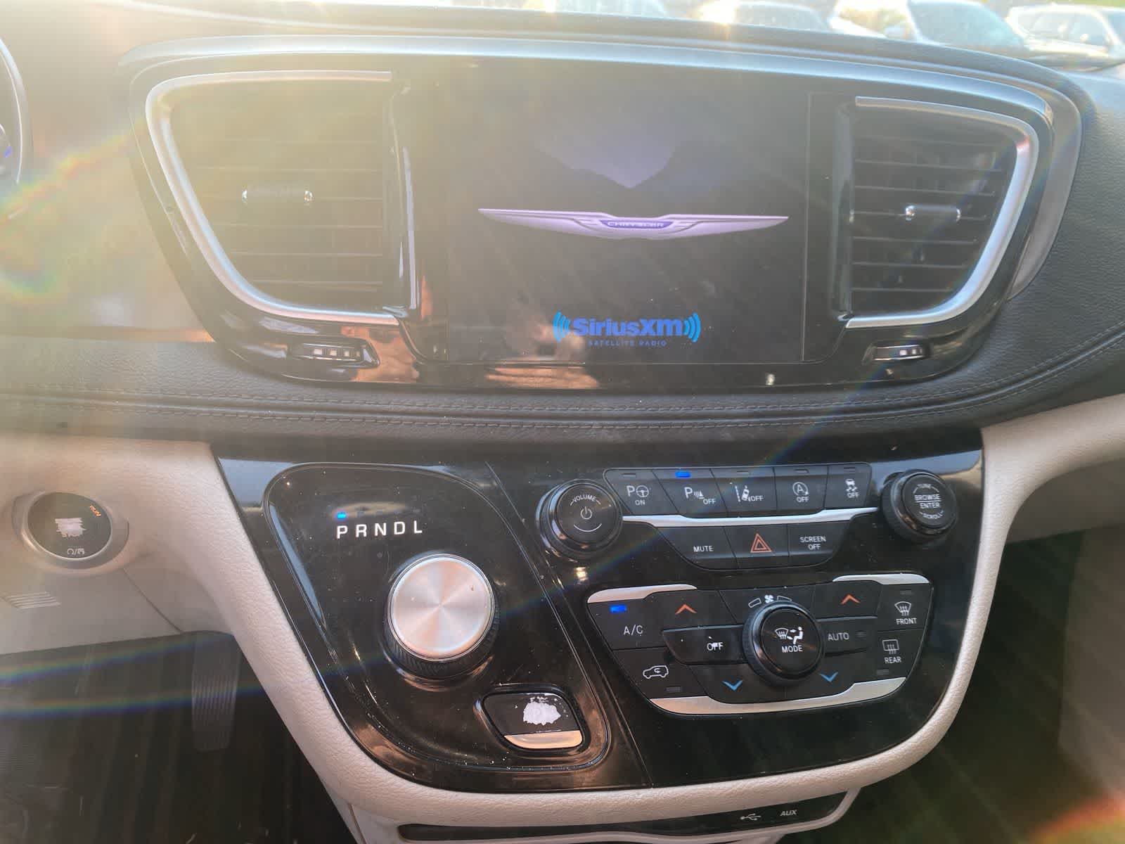 Thumbnail: 2018 Chrysler Pacifica - 7