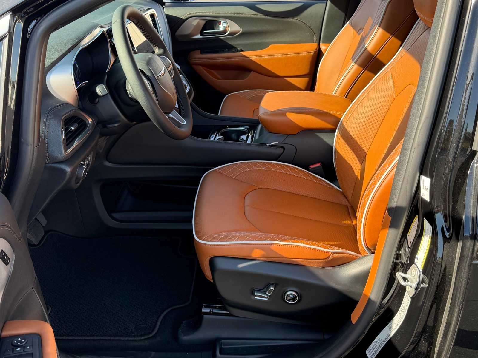 Thumbnail: 2026 Chrysler Pacifica - 23