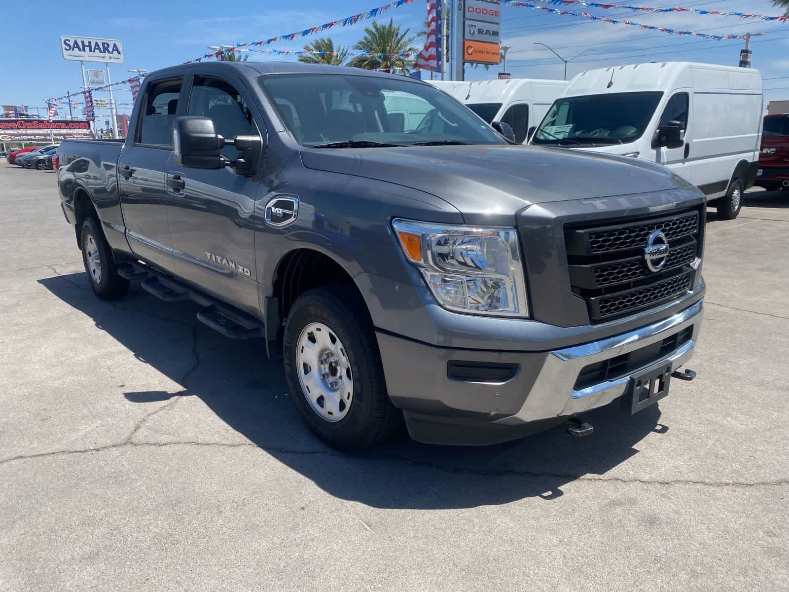 2022 Nissan Titan SV 3