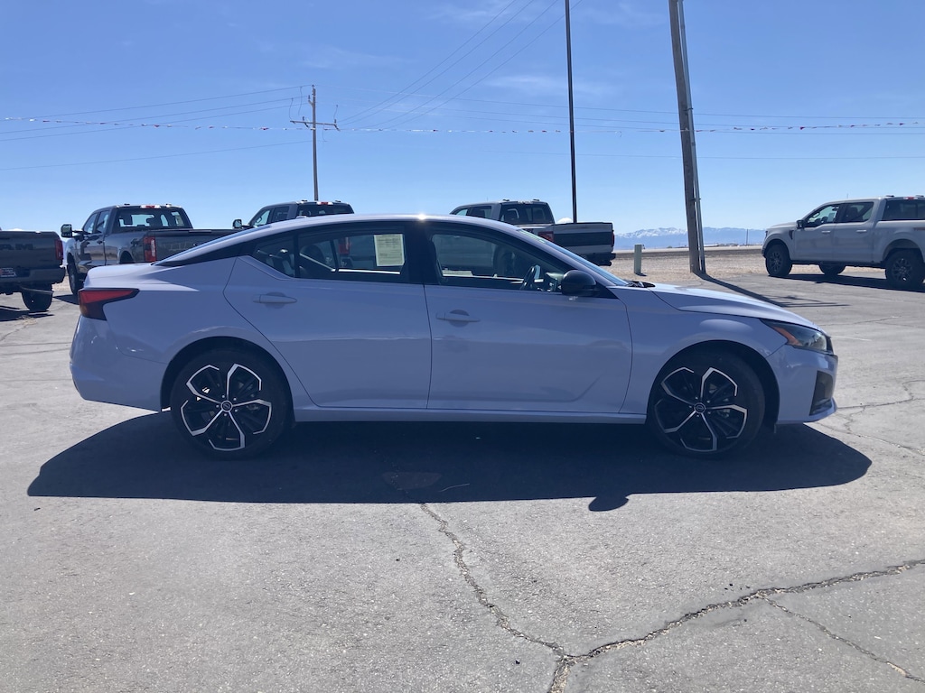 Used 2024 Nissan Altima 2.5 SR Sedan