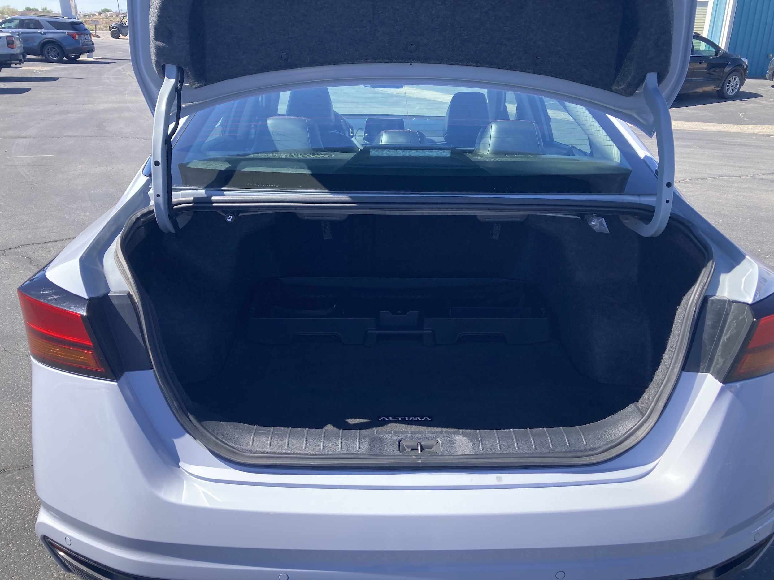 2024 Nissan Altima SR - Photo 17