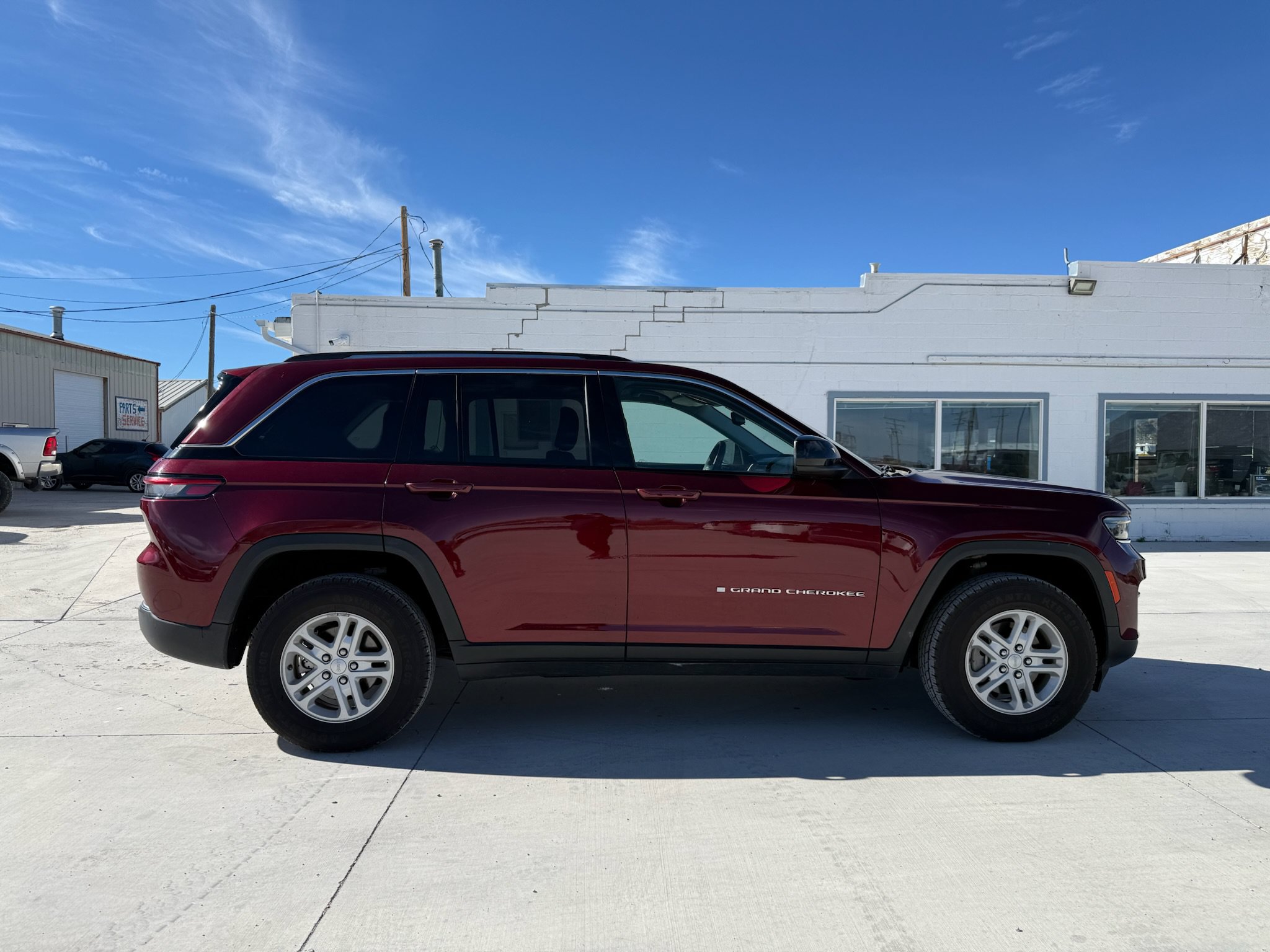 Used 2023 Jeep Grand Cherokee Laredo Laredo 4x4