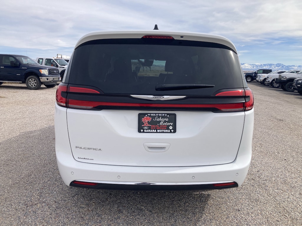 Used 2024 Chrysler Pacifica Touring L Touring L FWD