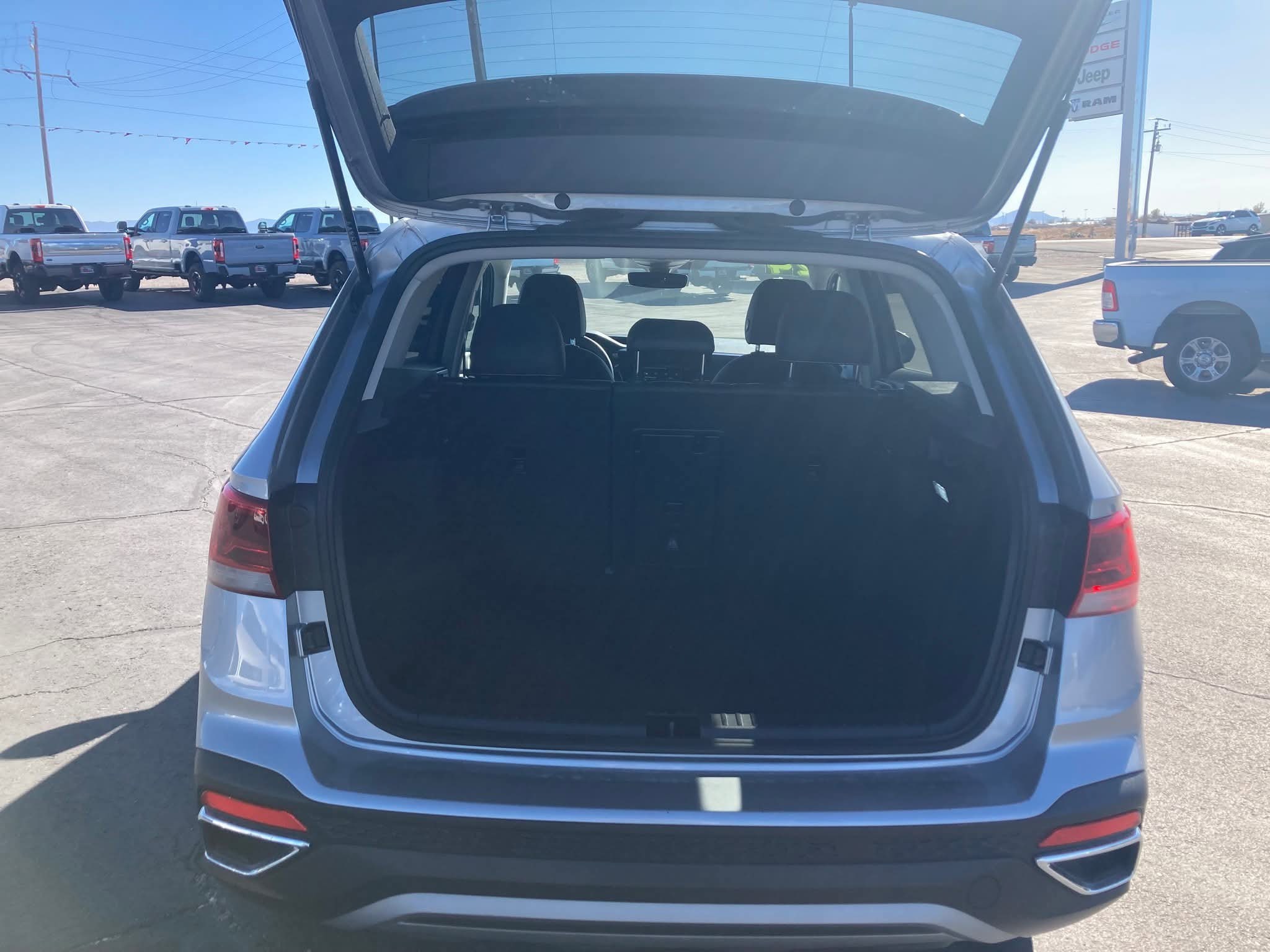 2024 Volkswagen Taos SE - Photo 4