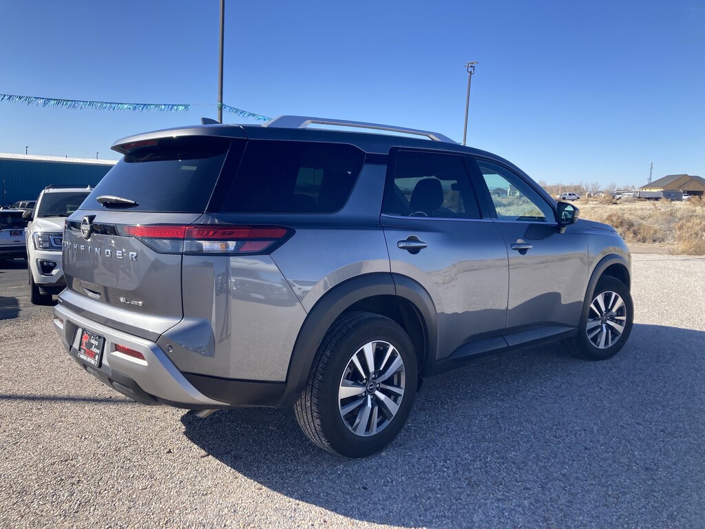 Used 2025 Nissan Pathfinder SL SL 4WD