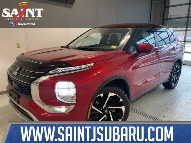 2022 Mitsubishi Outlander SE's photo
