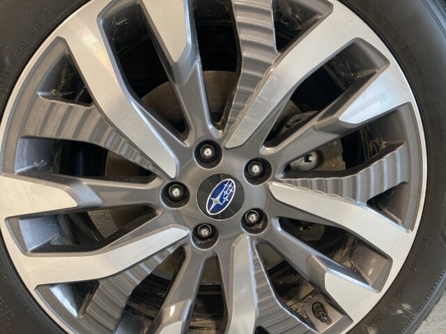 2025 Subaru Forester Touring photo 2