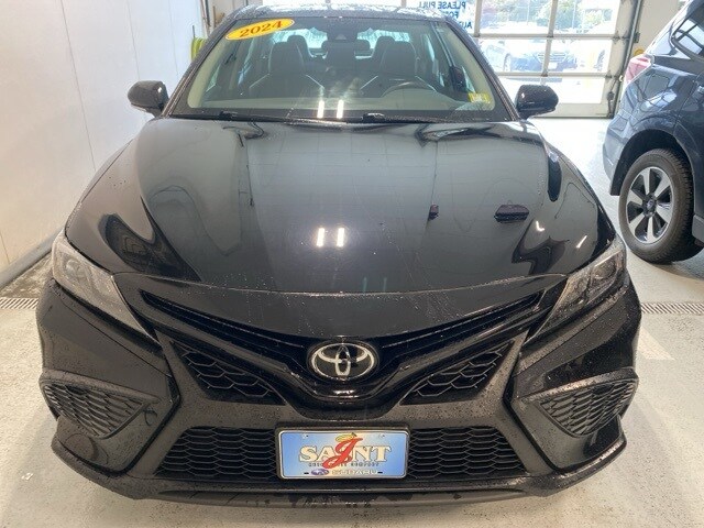 2024 Toyota Camry SE photo 3