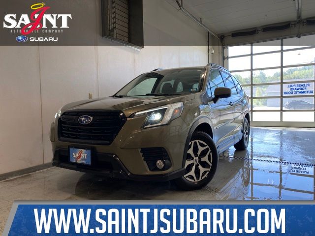 2023 Subaru Forester Premium's photo