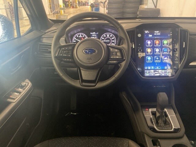 2025 Subaru Forester Premium Base photo 2