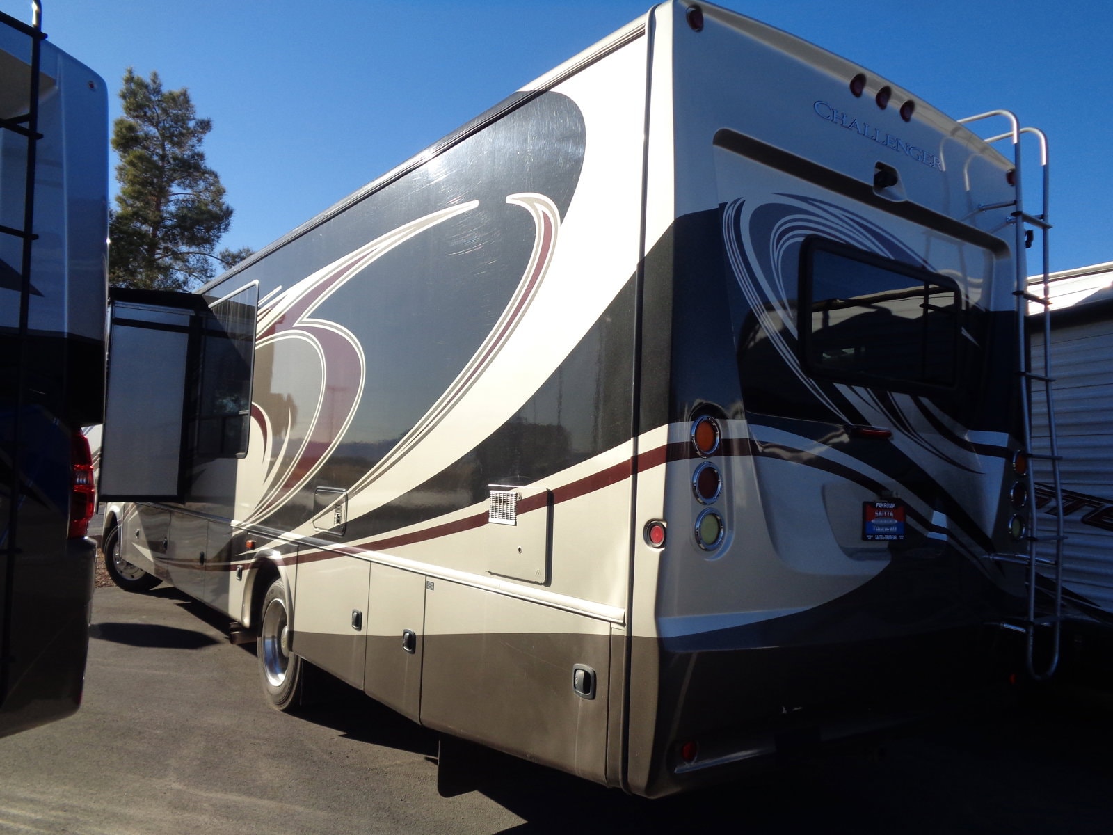 2013 Ford F-53 - Photo 10