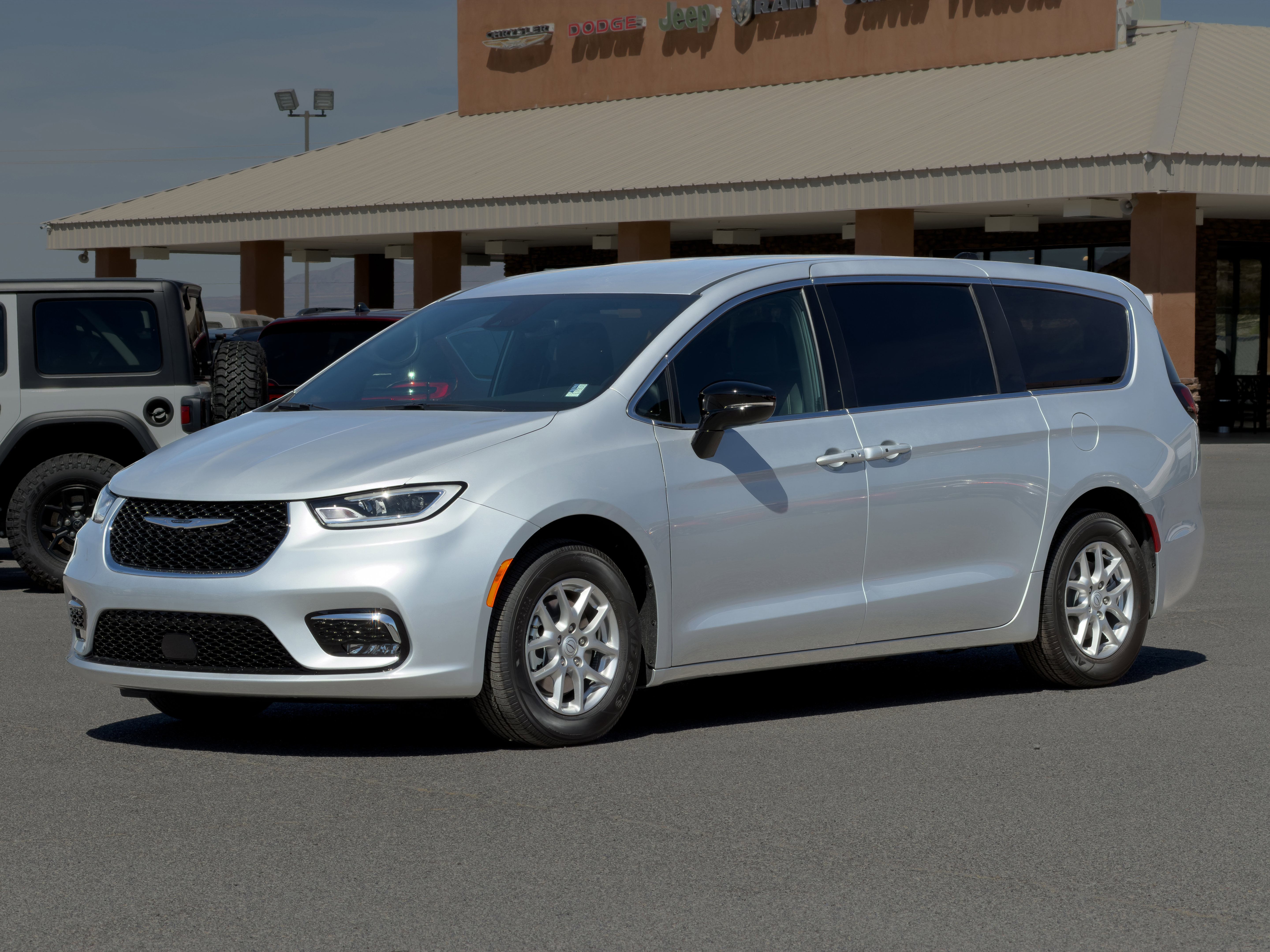 2026 Chrysler Pacifica SELECT Passenger Van