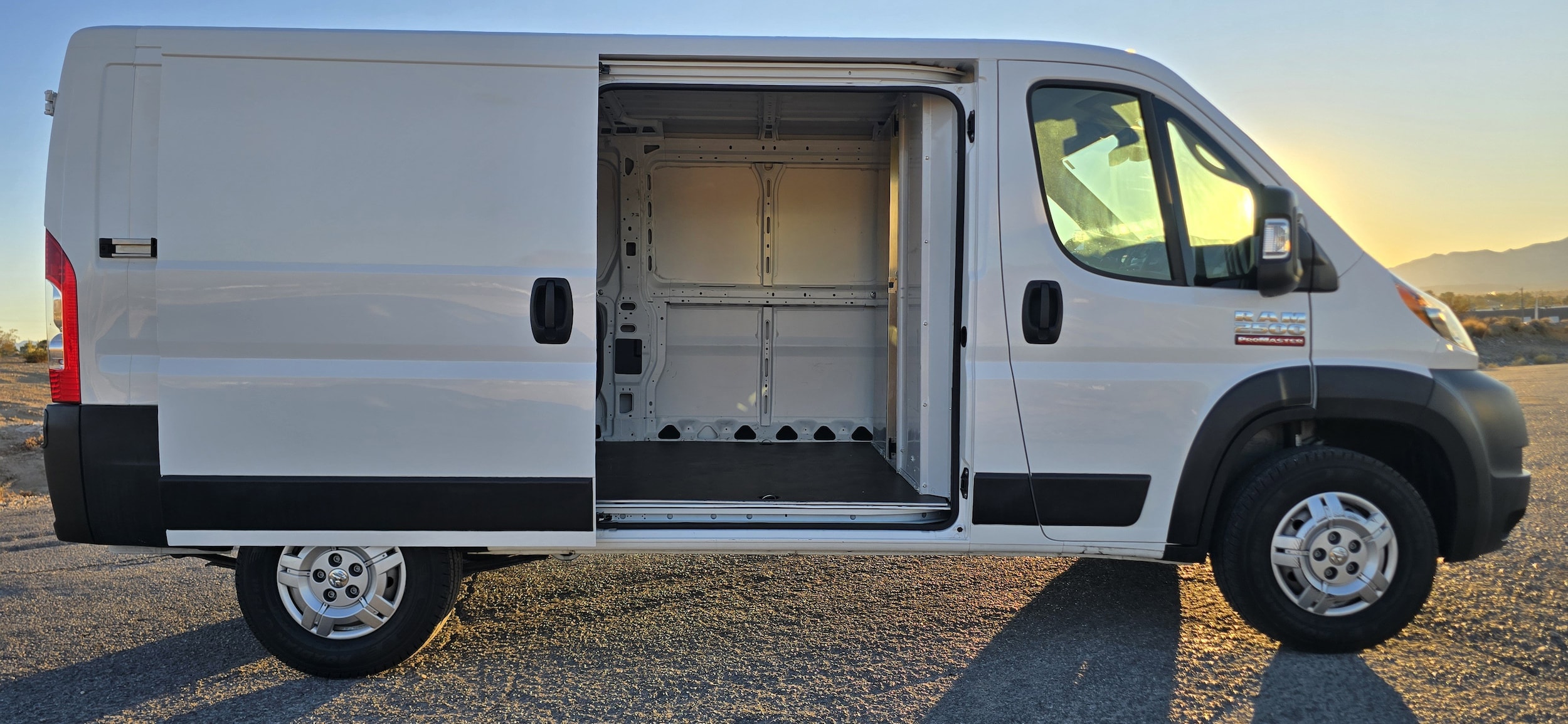 2021 Ram ProMaster 2500 Base Cargo Van photo 4