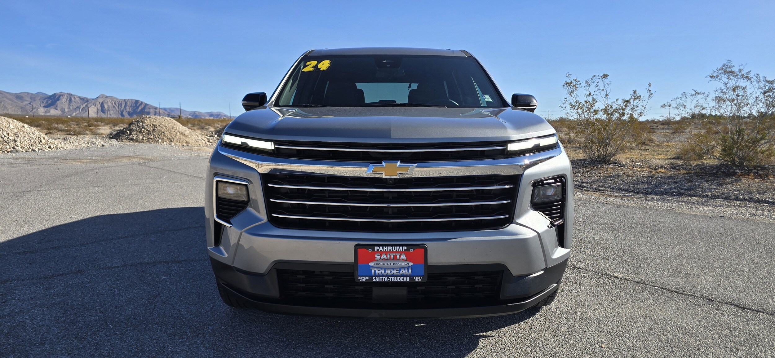 2024 Chevrolet Traverse photo 2