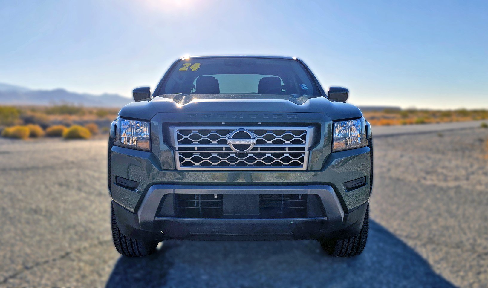 2024 Nissan Frontier SV photo 2