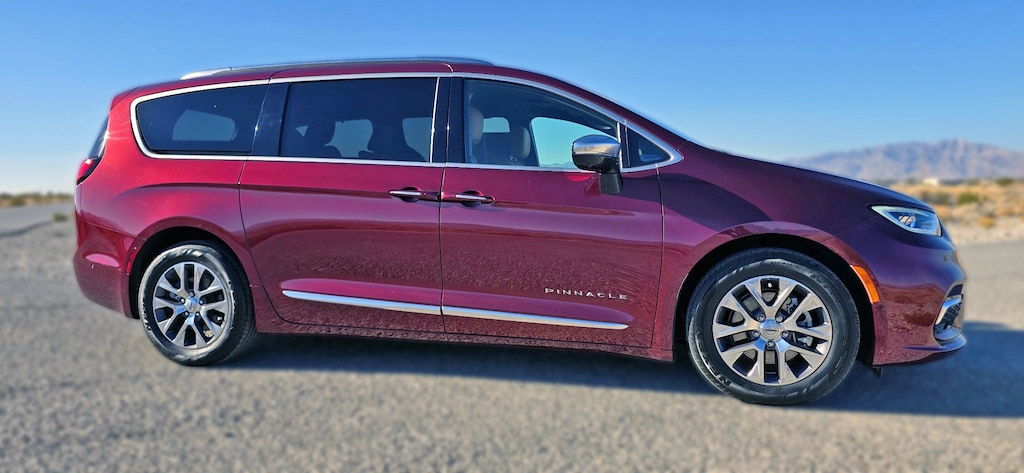 Used 2023 Chrysler Pacifica Plug-In Hybrid Pinnacle Van Passenger Van
