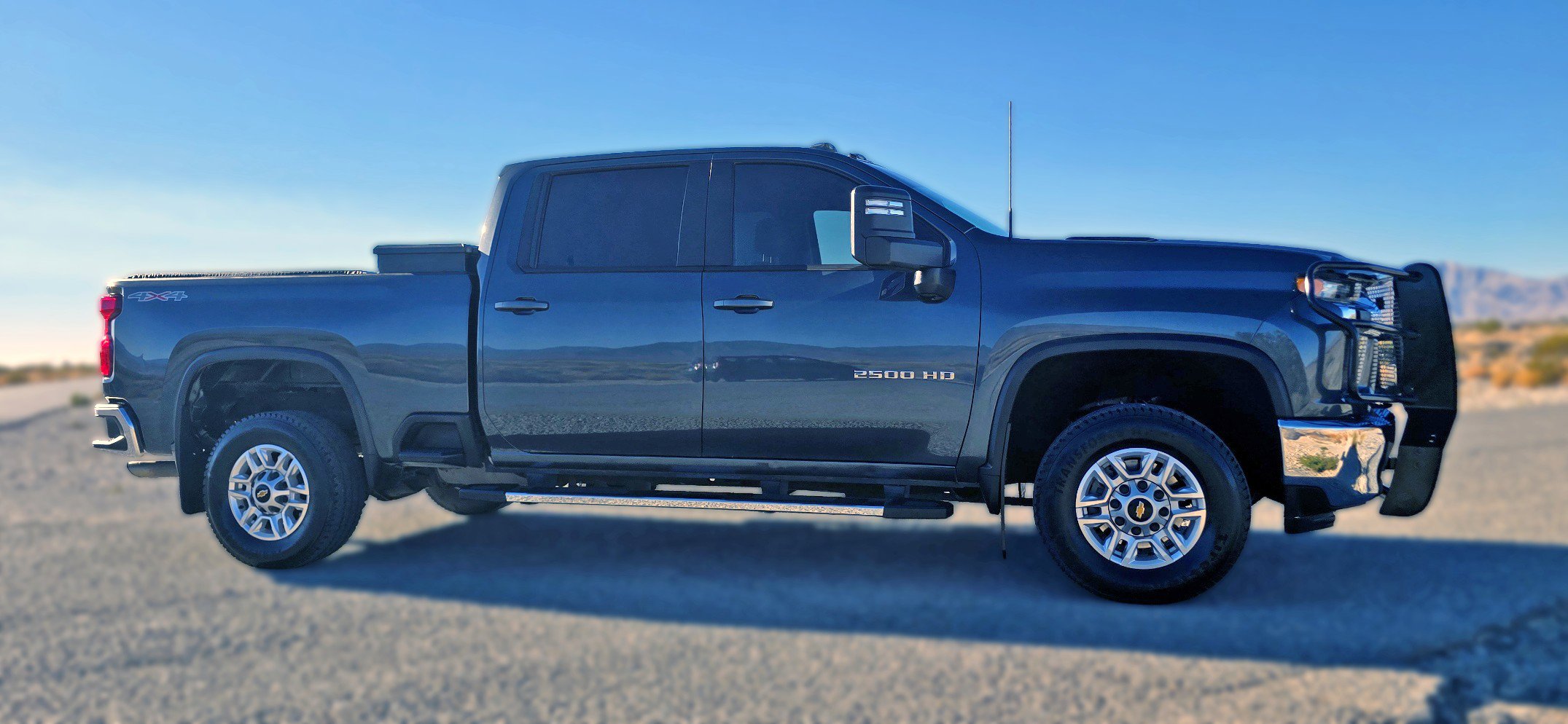 2020 Chevrolet Silverado 2500HD LT photo 3