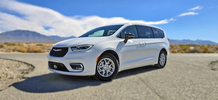 2026 Chrysler Pacifica SELECT Passenger Van