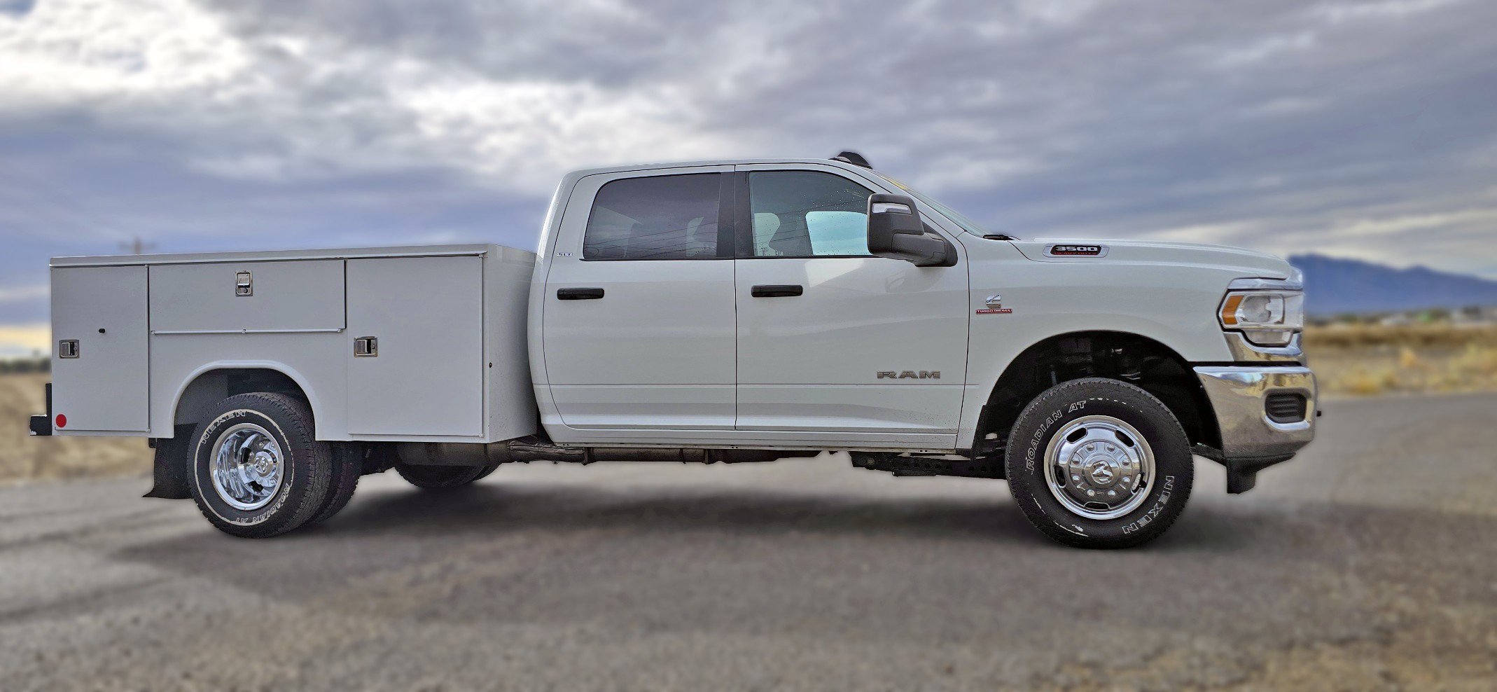2024 Ram 3500 Tradesman SLT Laramie Limited photo 2