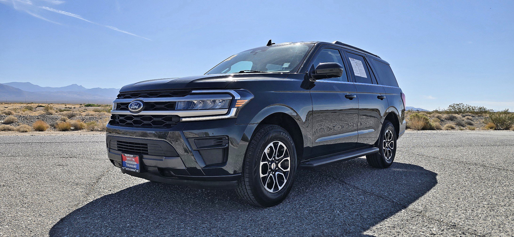 2022 Ford Expedition XLT's photo