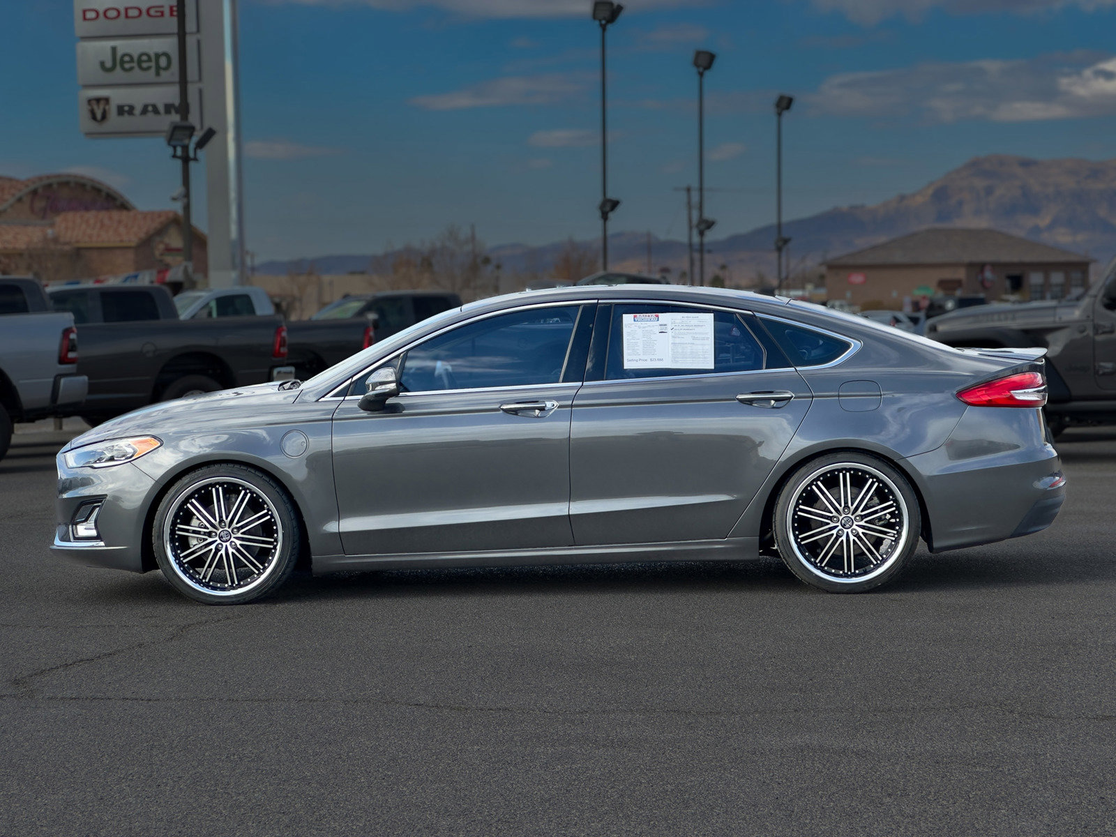 Used 2019 Ford Fusion Energi Titanium with VIN 3FA6P0SU5KR174712 for sale in Pahrump, NV
