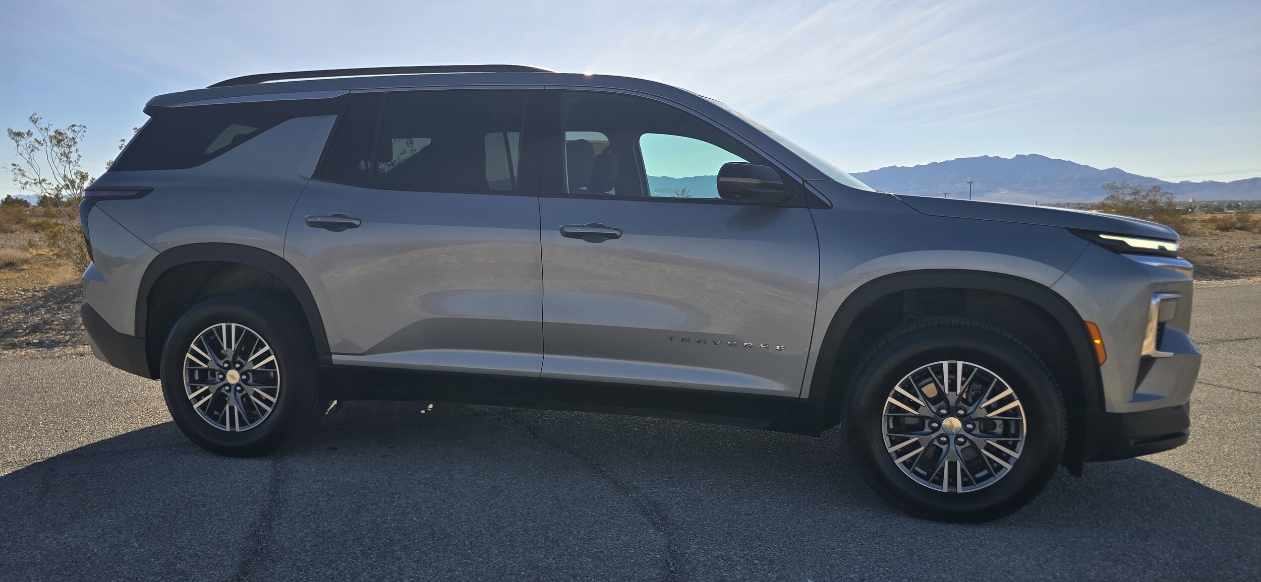 2024 Chevrolet Traverse photo 3