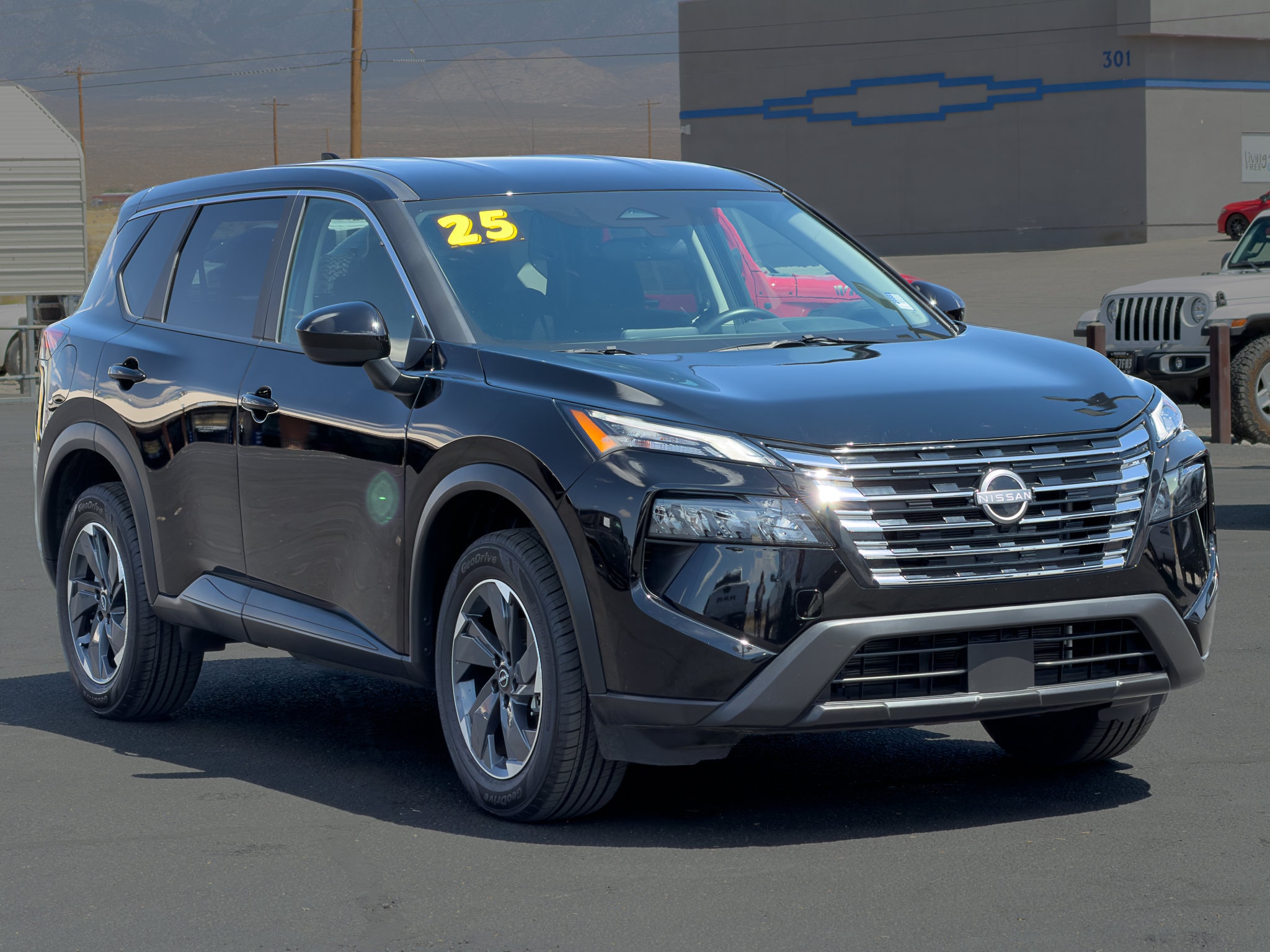 2025 Nissan Rogue SV - Photo 7