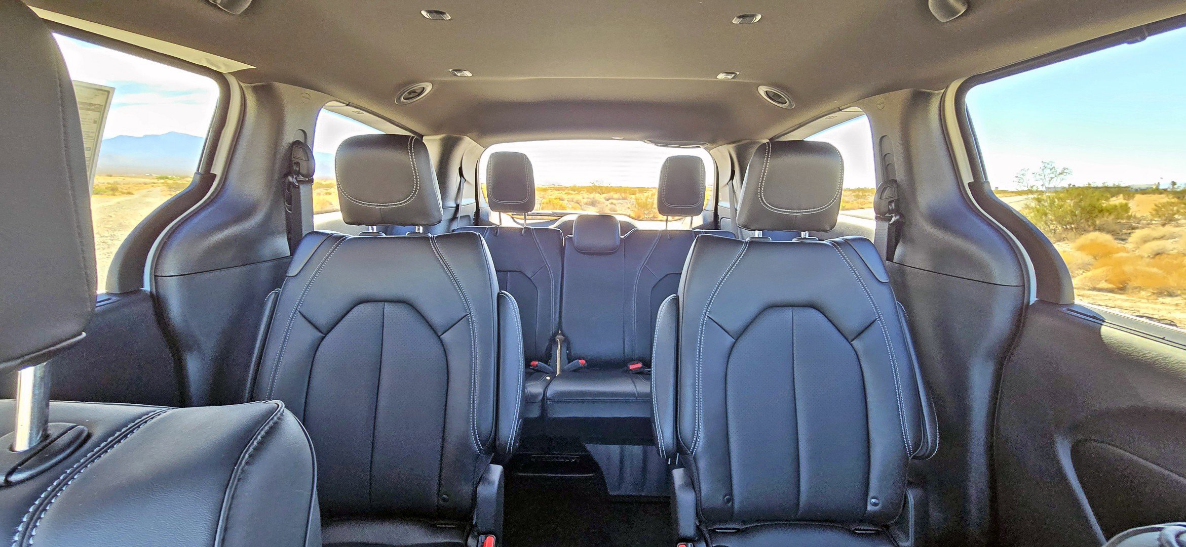 2026 Chrysler Pacifica Select - Photo 10