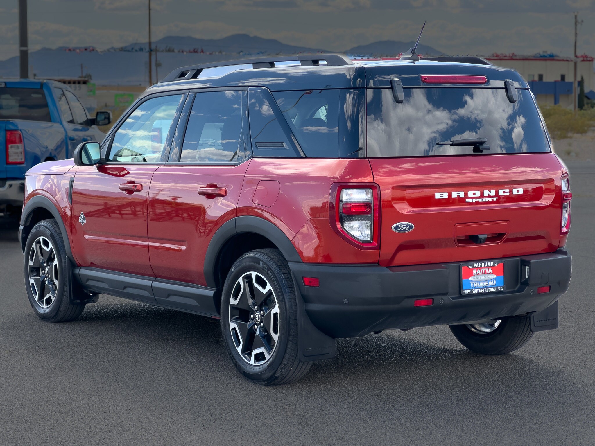 2022 Ford Bronco Sport Outer Banks photo 3