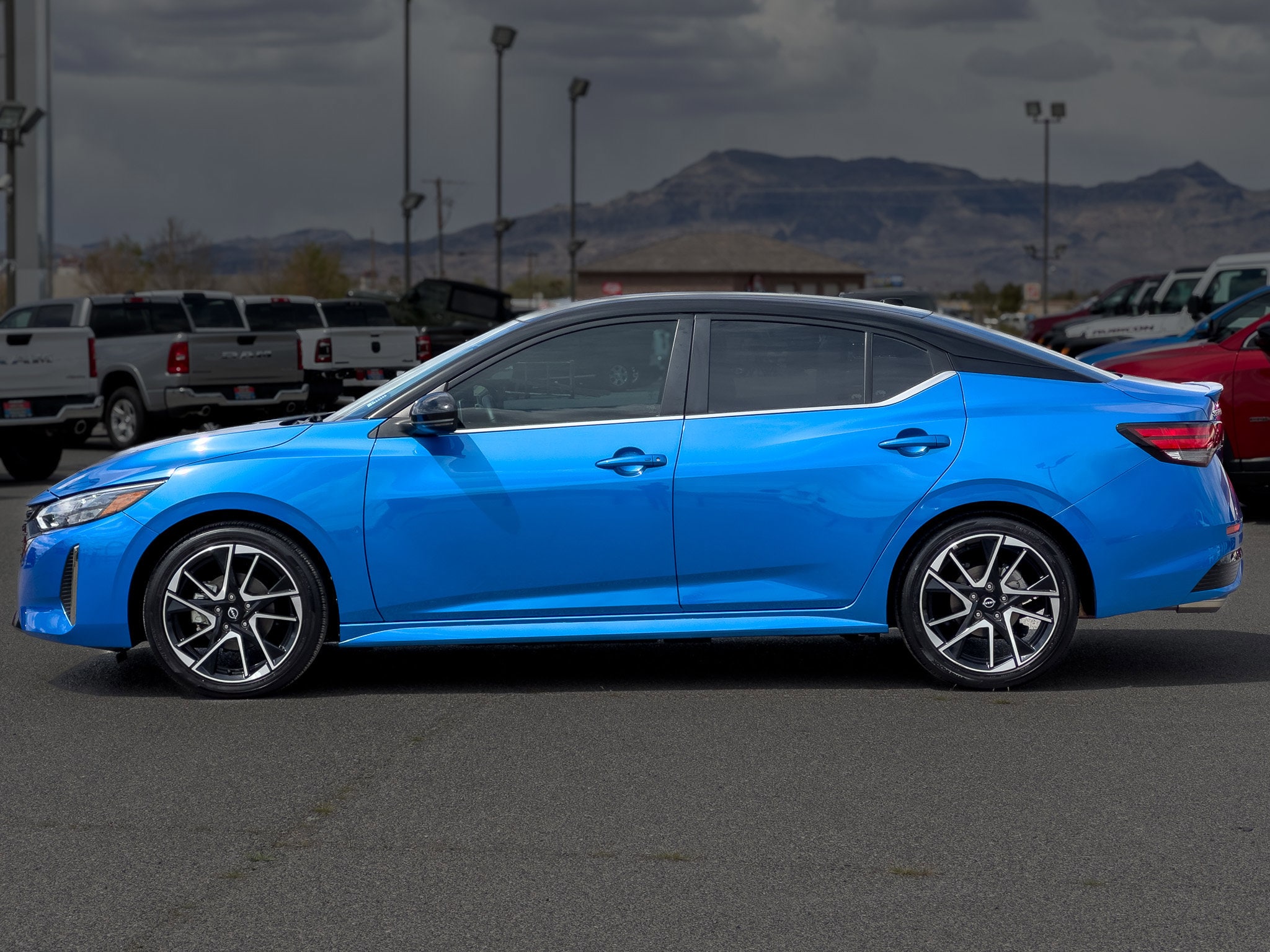 Used 2024 Nissan Sentra SR with VIN 3N1AB8DV2RY324477 for sale in Pahrump, NV