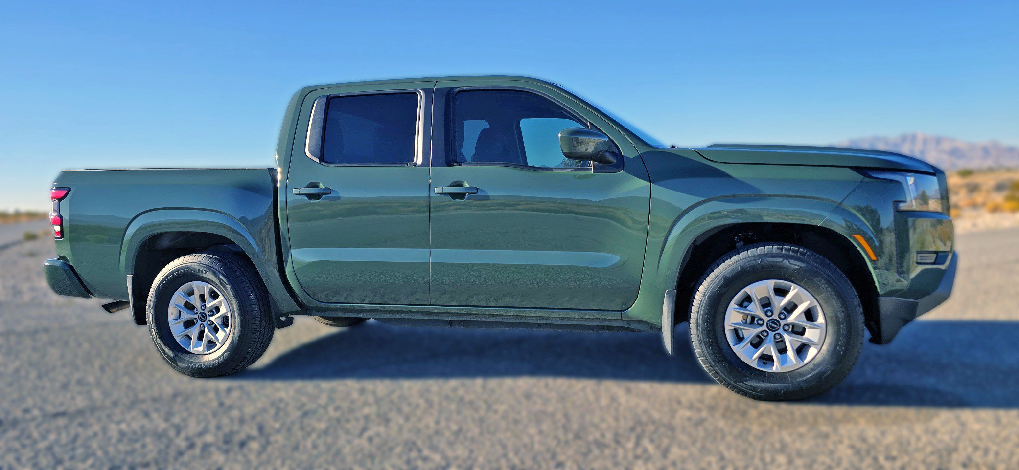 2024 Nissan Frontier SV photo 3