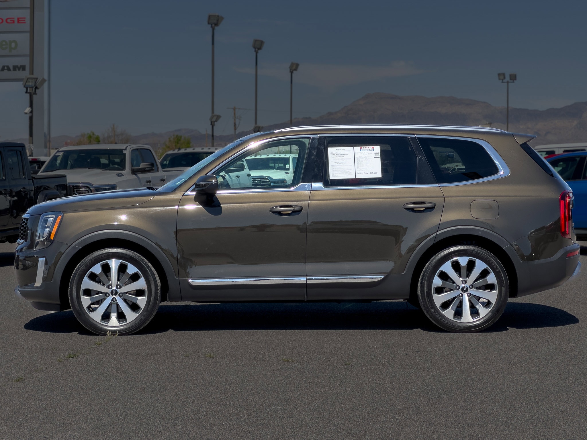 Used 2022 Kia Telluride EX with VIN 5XYP3DHC5NG211661 for sale in Pahrump, NV