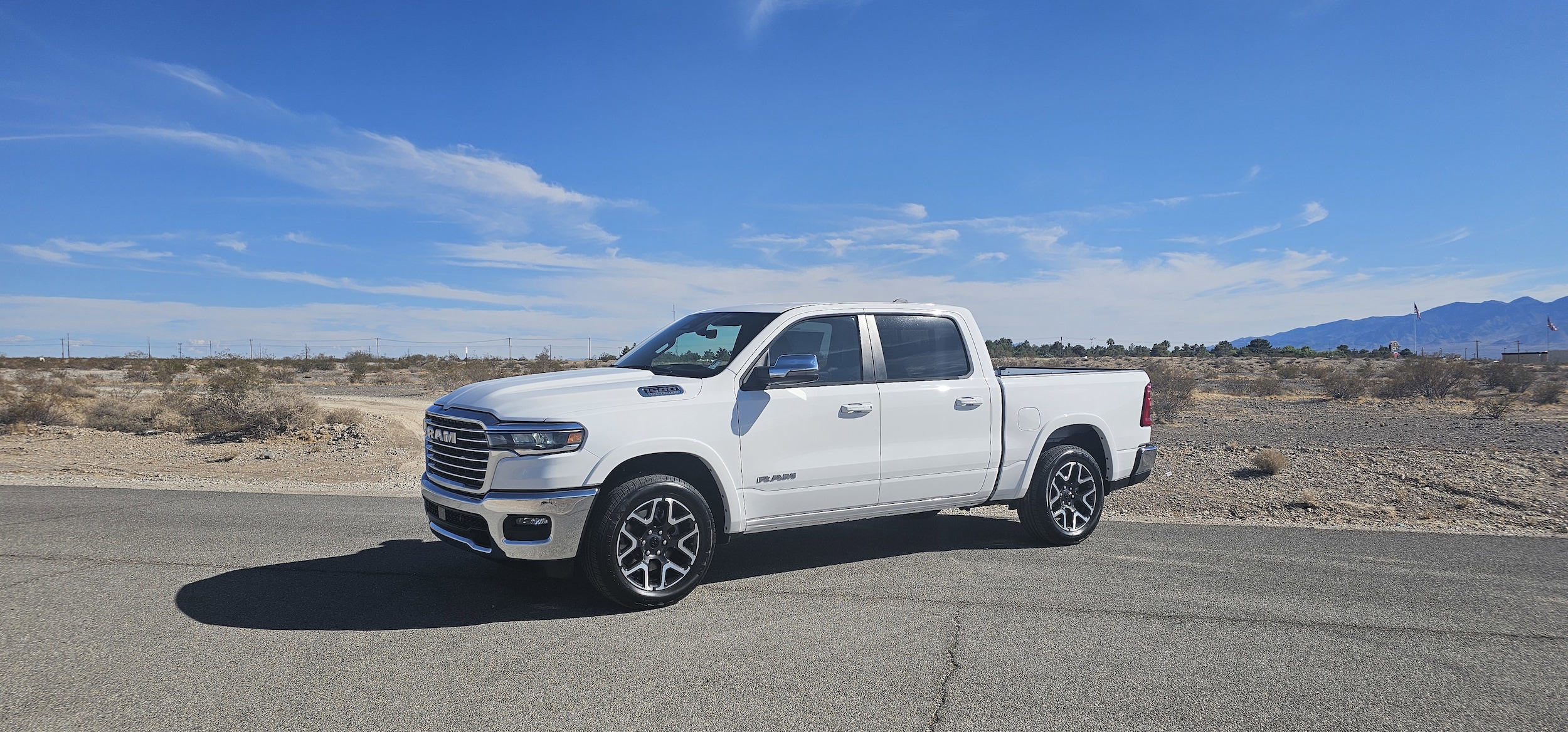 2026 Ram 1500 LARAMIE CREW CAB 4X4 5'7 BOX