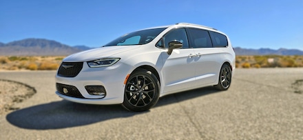 2024 Chrysler Pacifica Touring L Van Passenger Van
