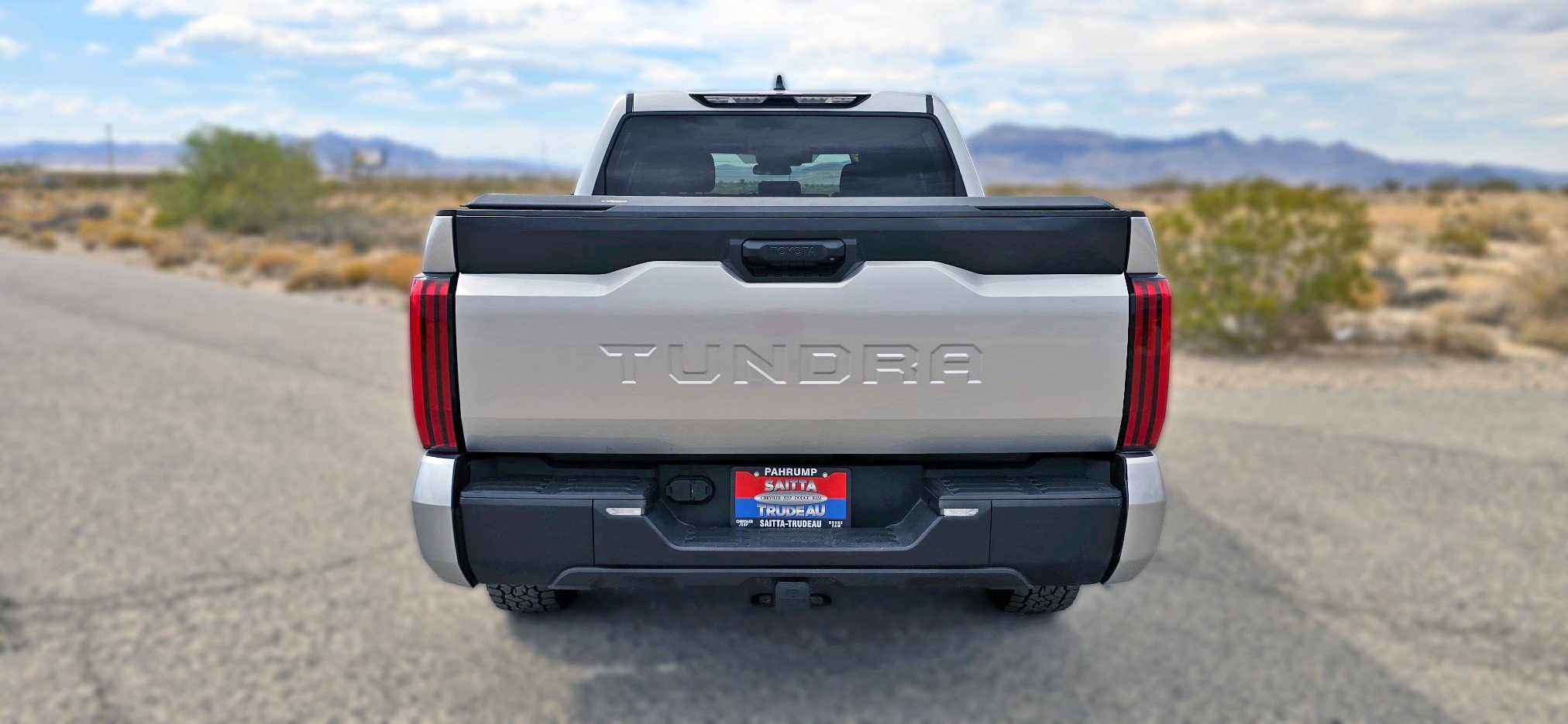 2022 Toyota Tundra SR5 CrewMax photo 4
