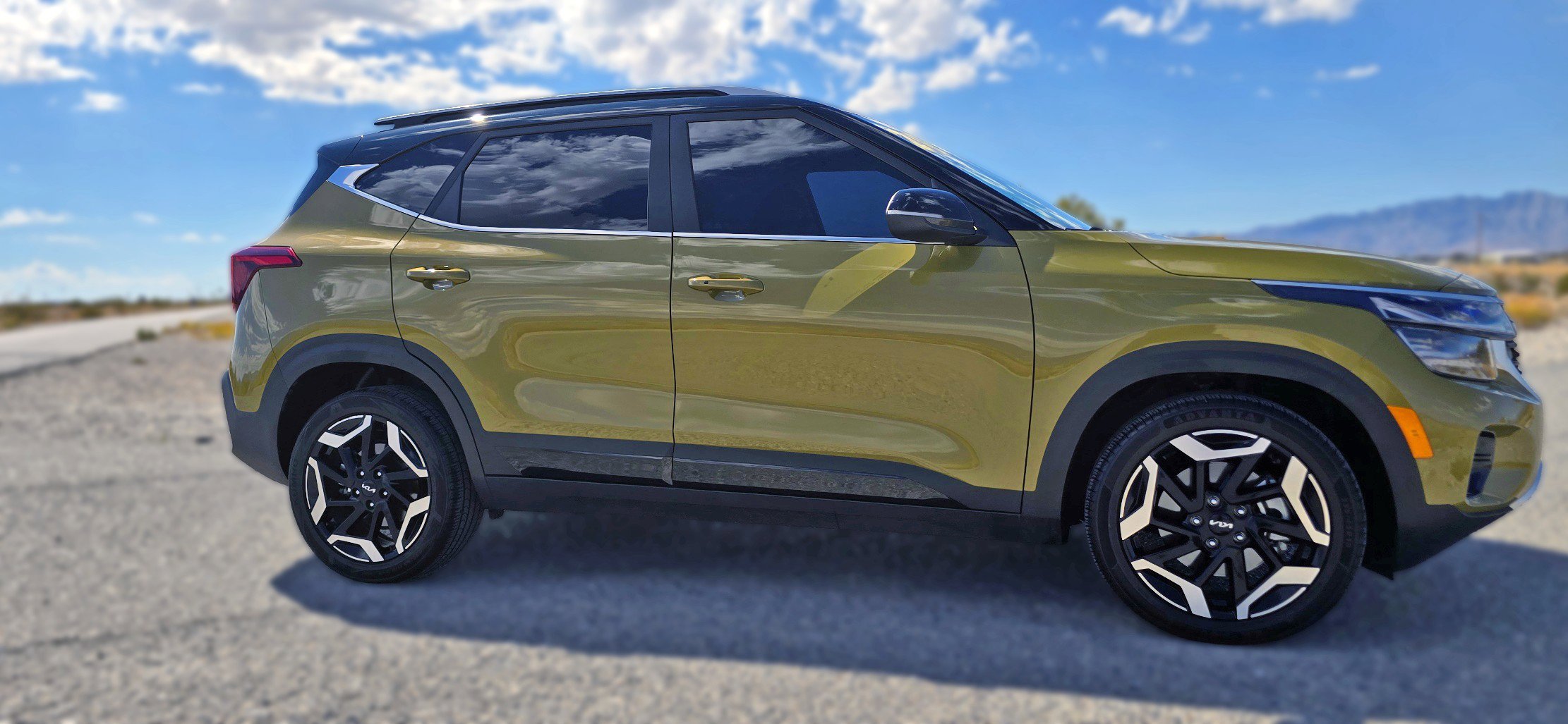 2024 Kia Seltos SX photo 3