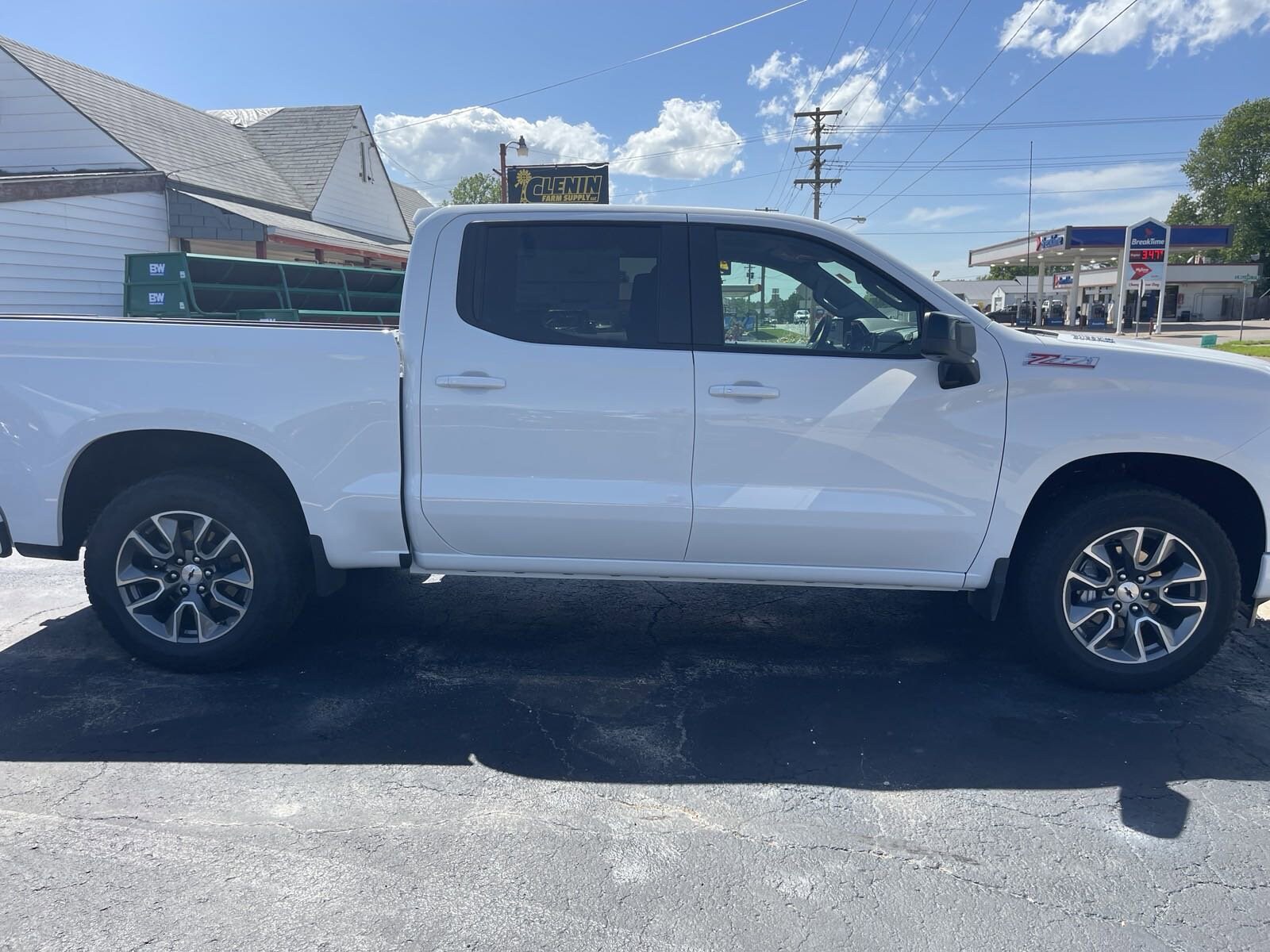 Used 2024 Chevrolet Silverado 1500 RST with VIN 1GCUDEE80RZ268315 for sale in California, MO