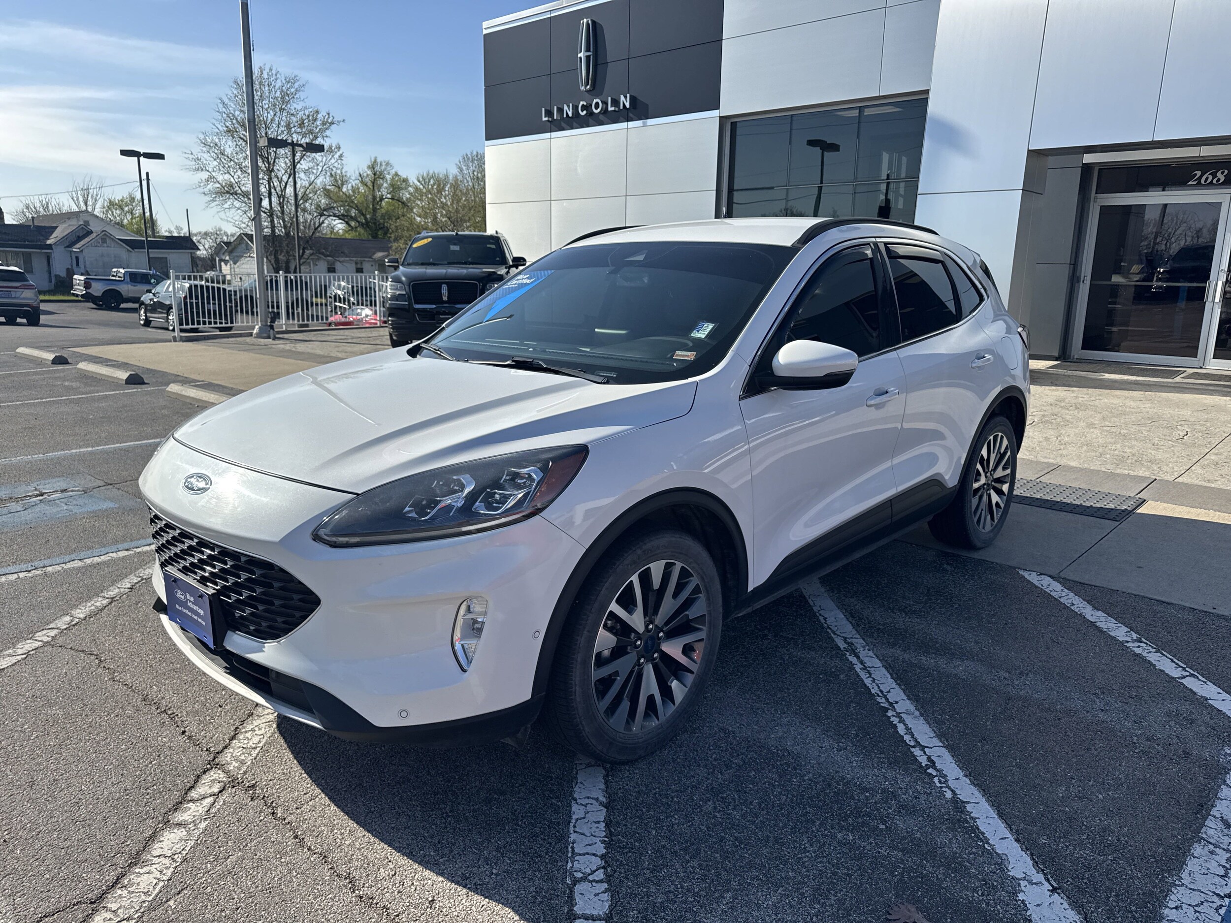 2020 Ford Escape Titanium photo 3