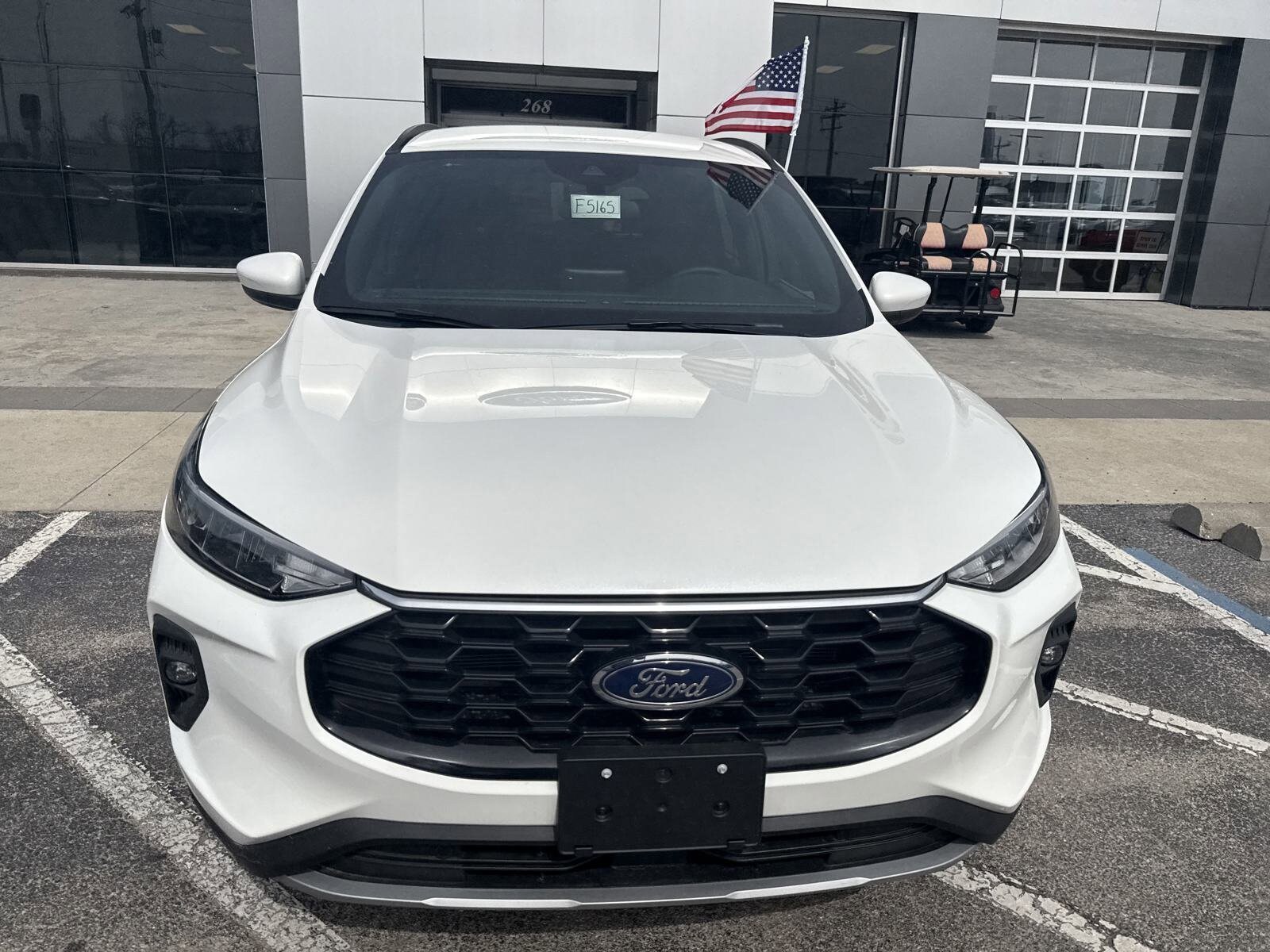 2025 Ford Escape ST-Line Select photo 2