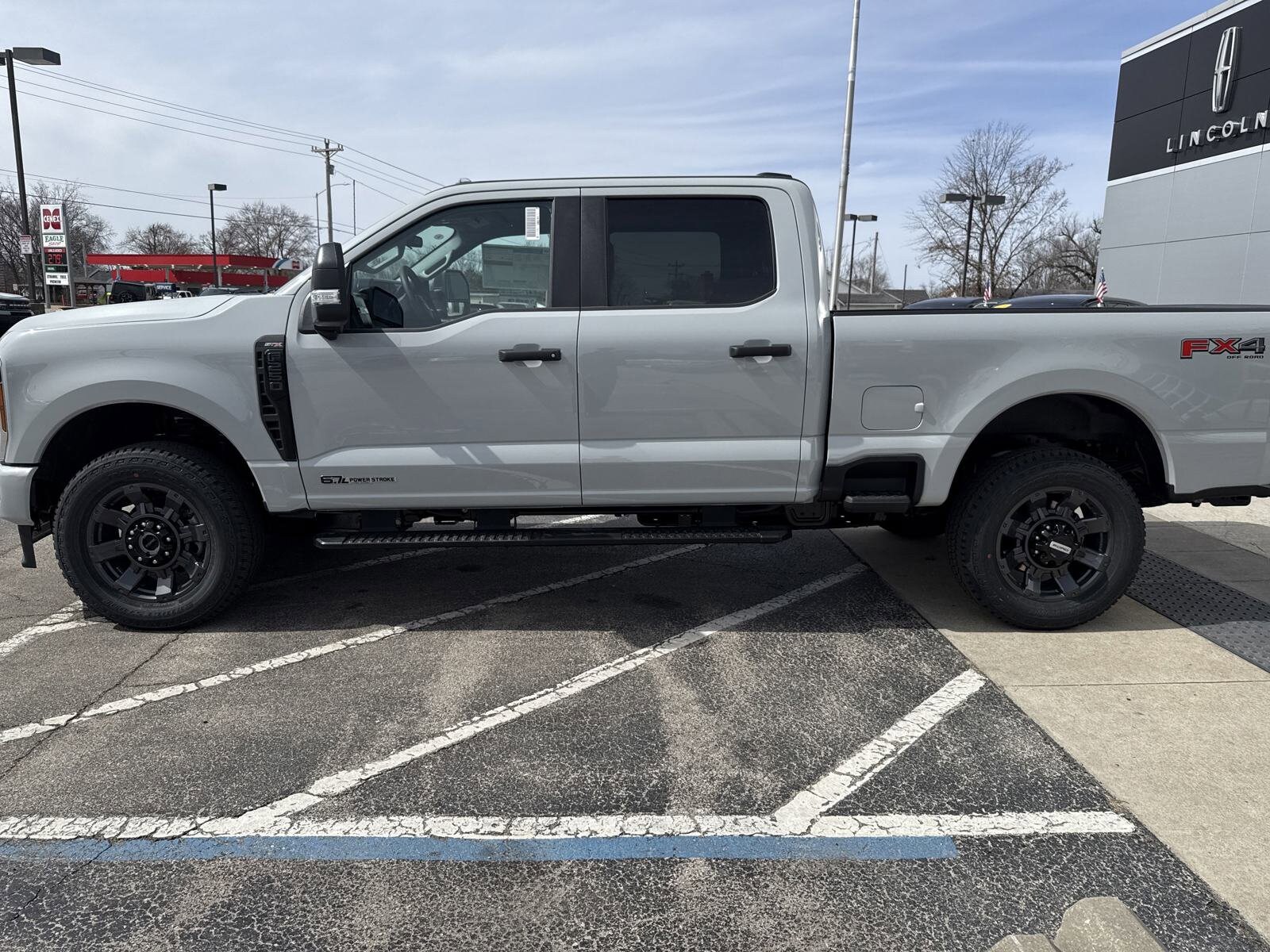 2025 Ford F-250 photo 4