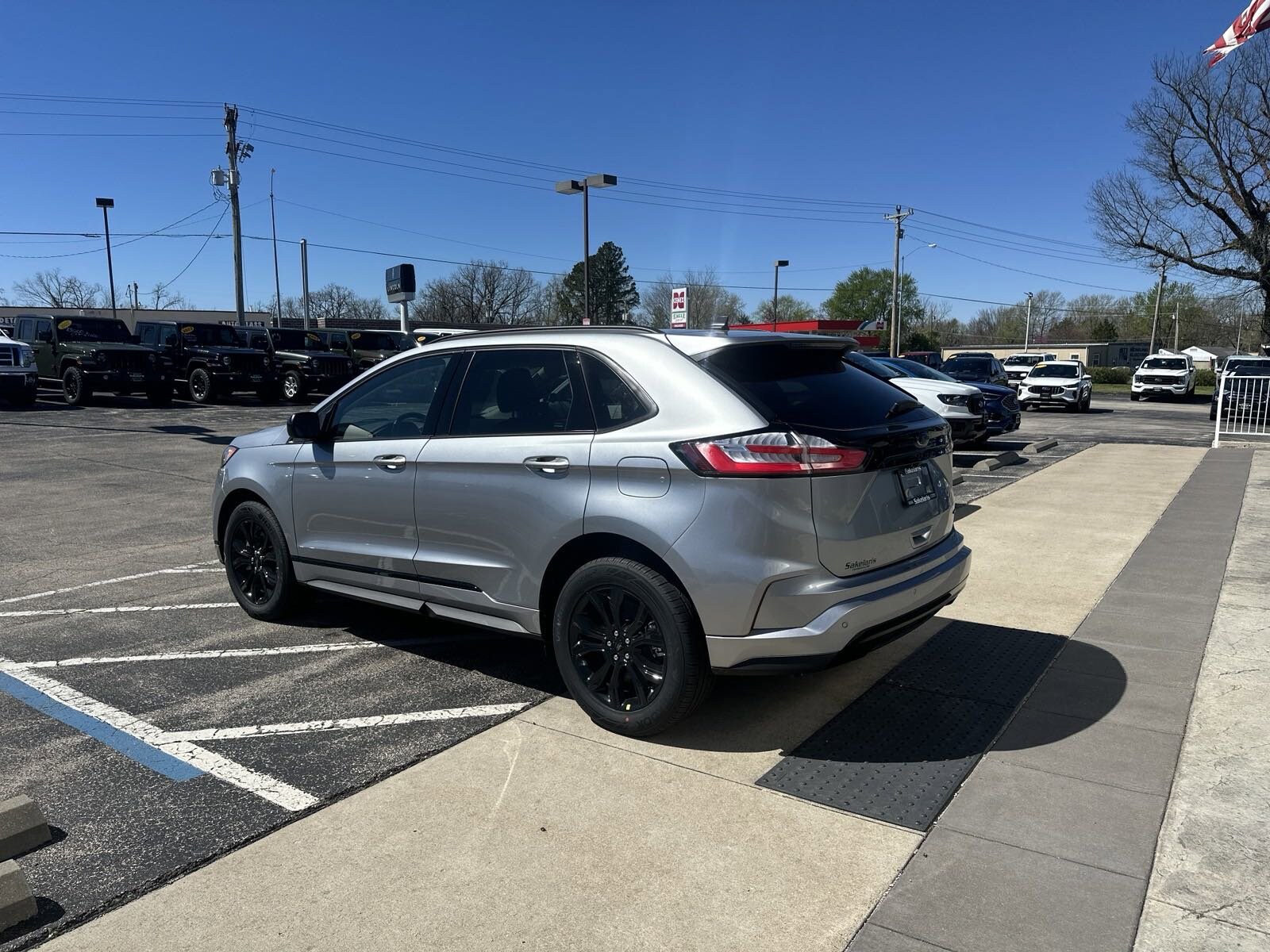2024 Ford Edge SE photo 4