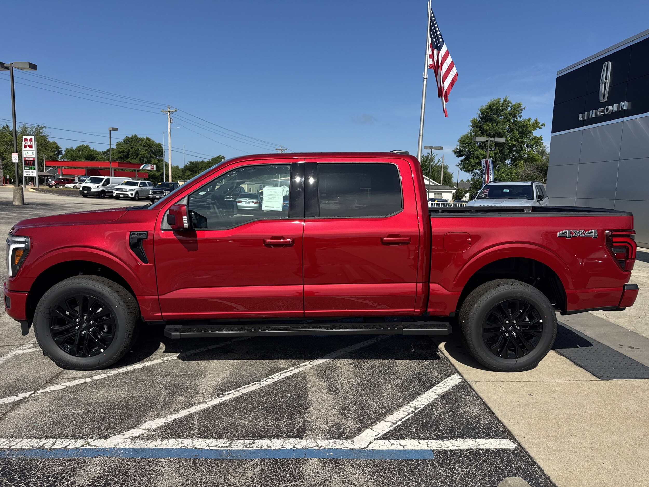 2025 Ford F-150 Lariat photo 4