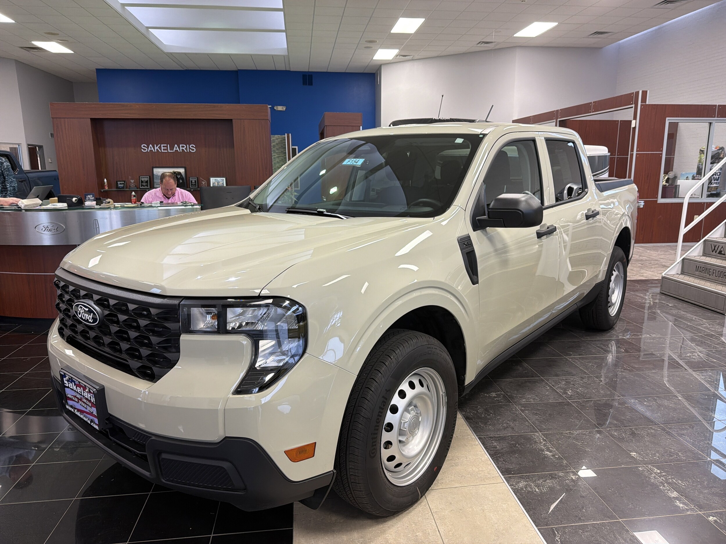 2025 Ford Maverick XL photo 2