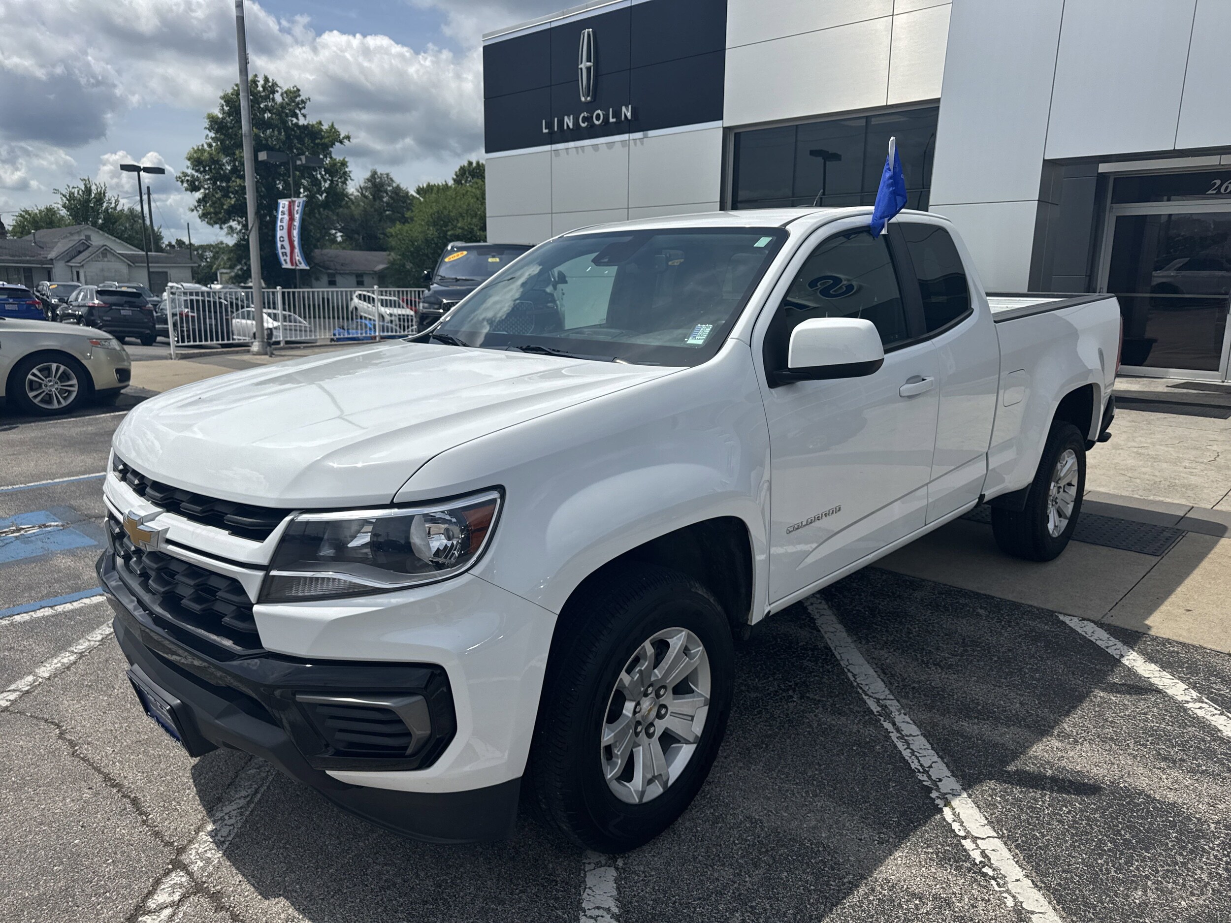 2022 Chevrolet Colorado LT photo 3