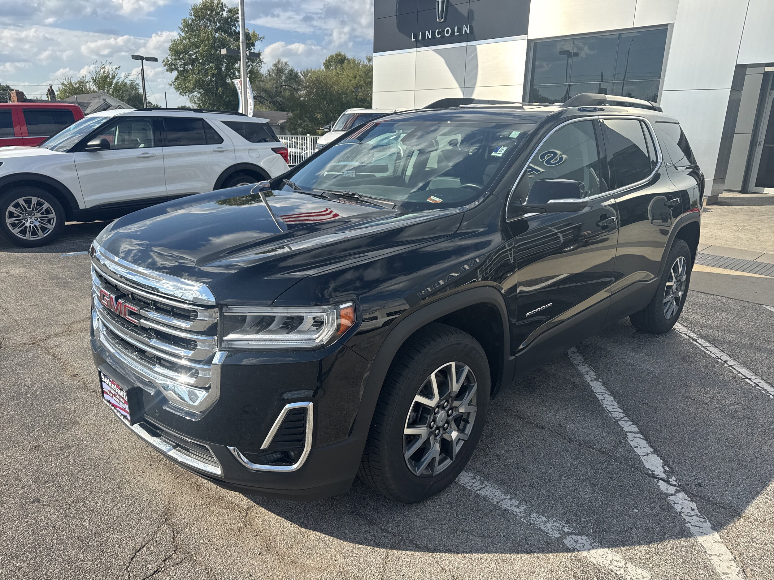 2022 Gmc Acadia SLT photo 2
