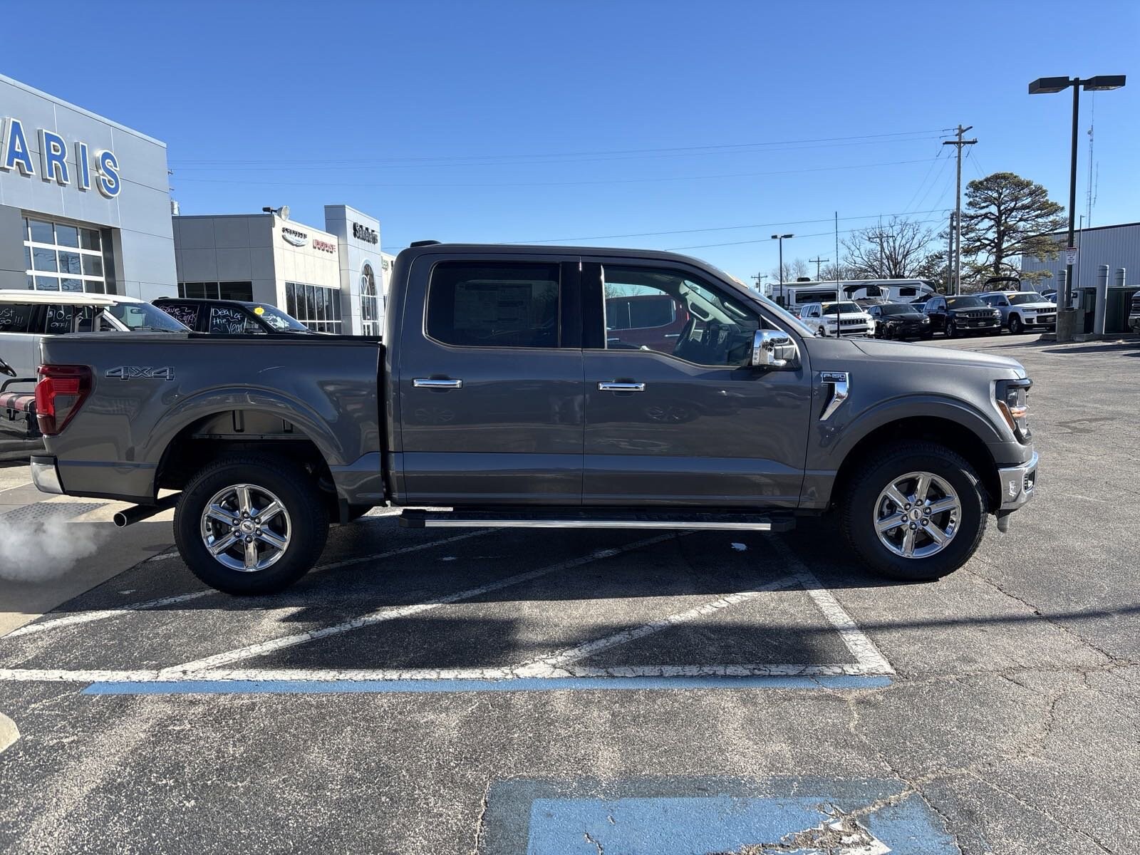 2024 Ford F-150 XLT photo 2